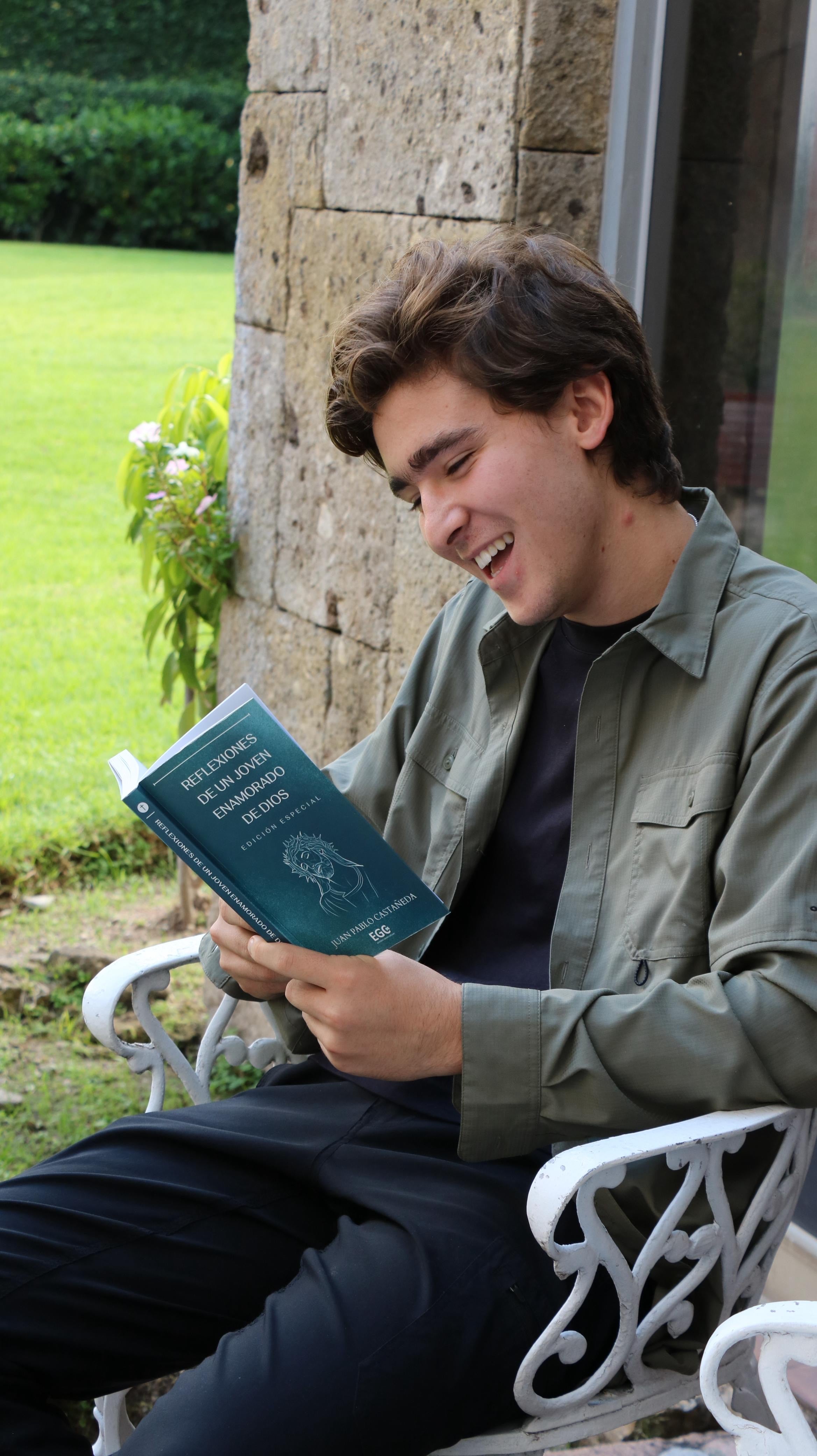 Libro Reflexiones de un Joven Enamorado de Dios